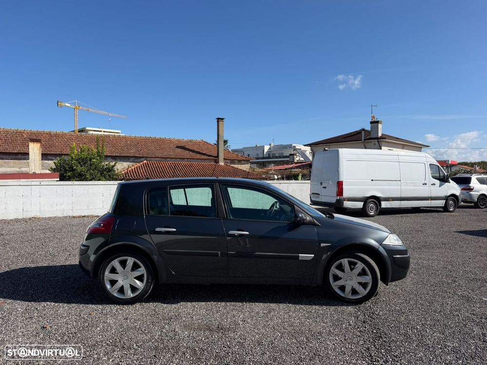 Renault Mégane 1.5 dCi Confort - 11