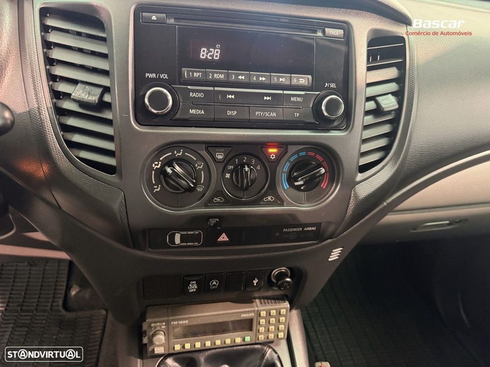 Mitsubishi L200 2.4 DI-D CD Invite CC 4WD - 17