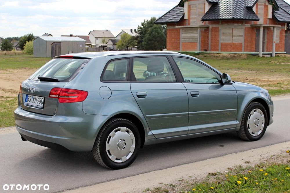 Audi A3 Sportback 1.6 Ambiente - 8