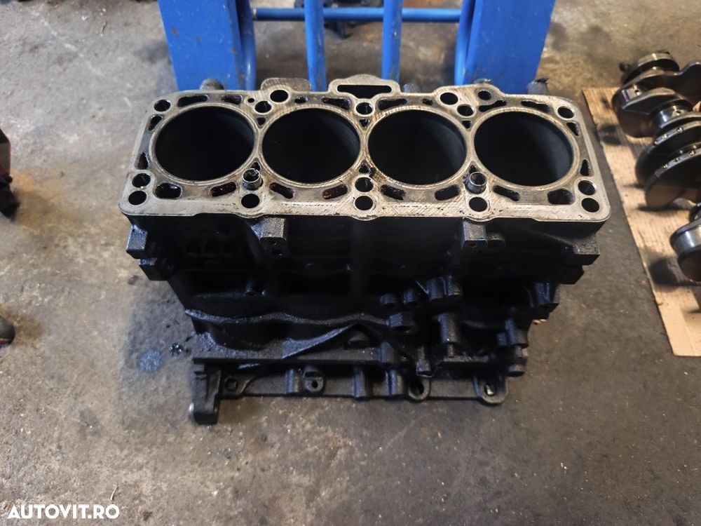 Bloc motor BMP 2.0 tdi 103 kw 140 cp Volkswagen Passat B6 2005-2010 - 1