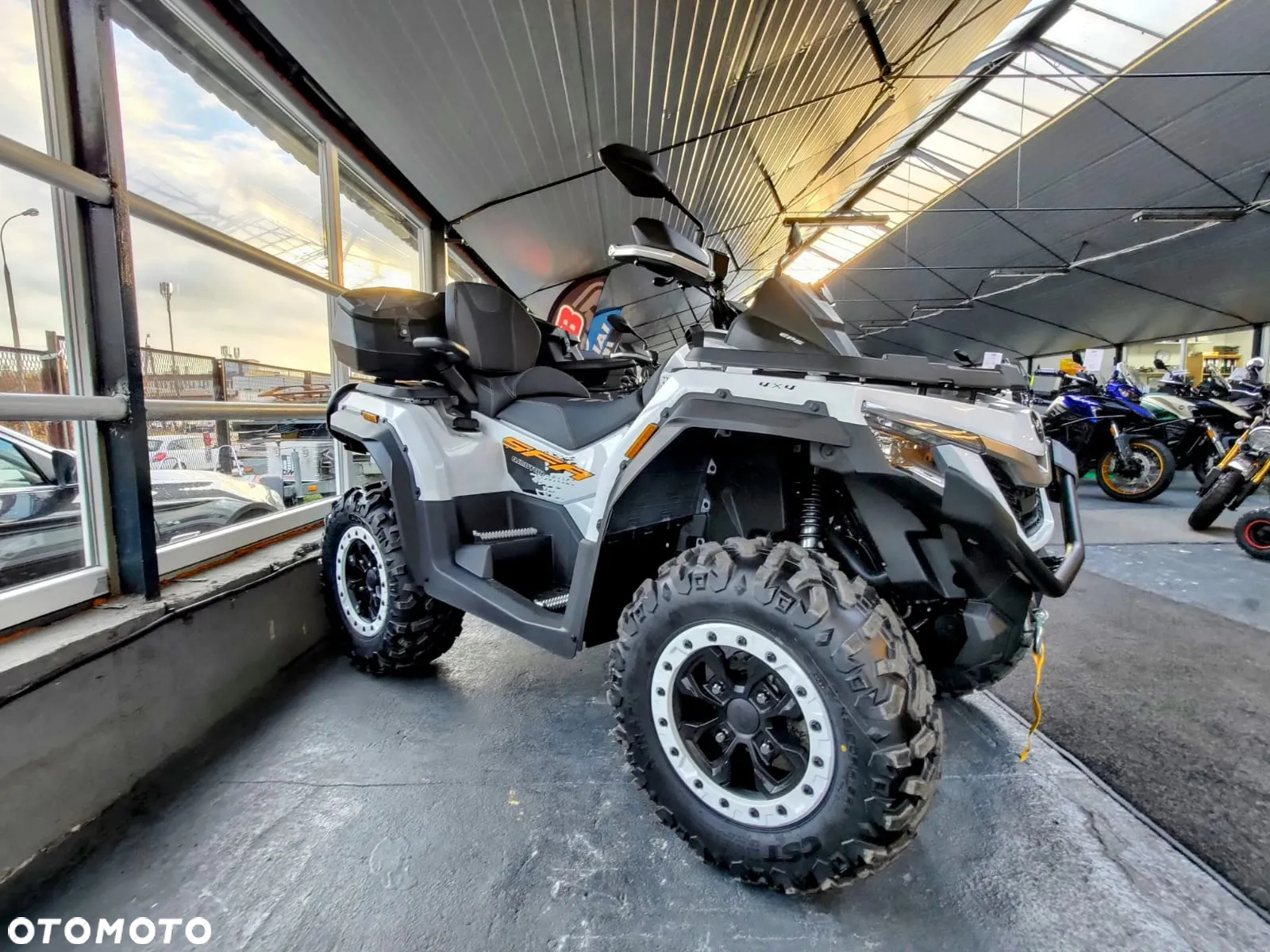 QJMOTOR SFA 1000 - 4