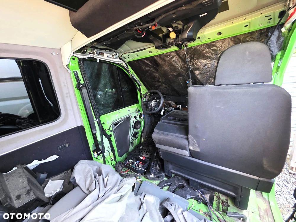 Volkswagen Crafter 35 BiTDI - 9