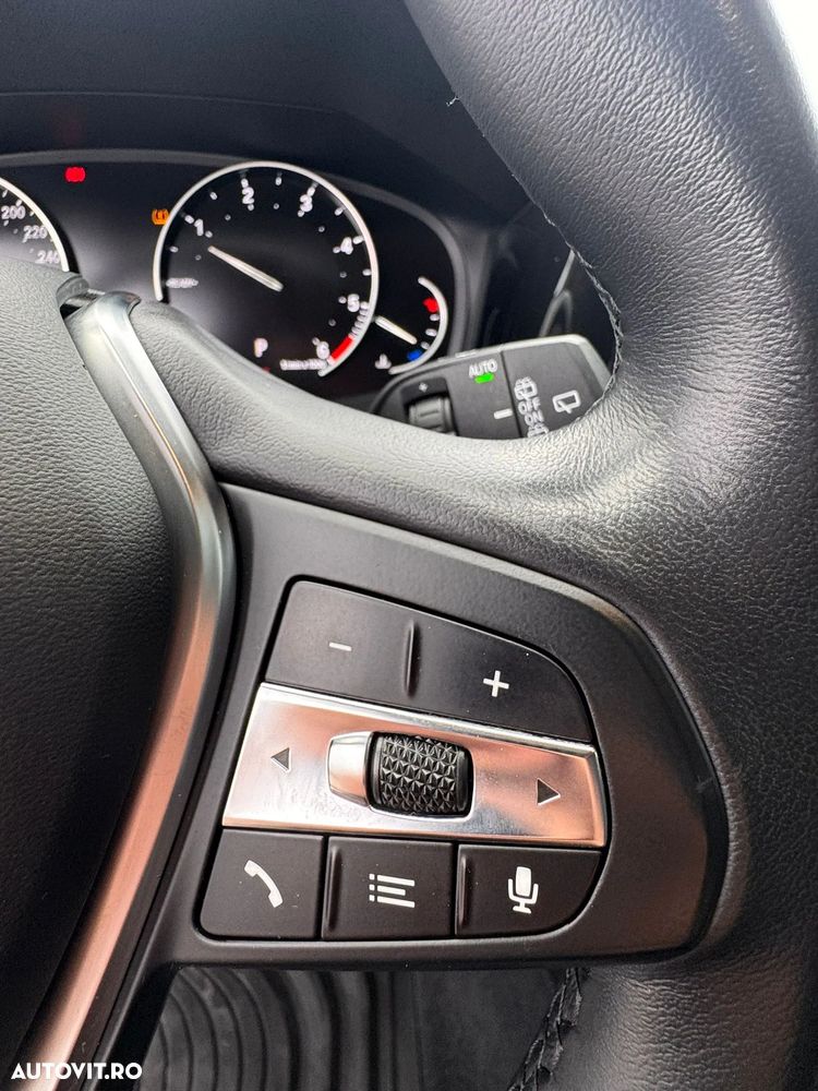 BMW Seria 3 320d xDrive AT - 29