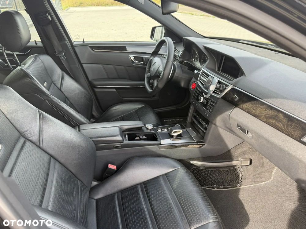 Mercedes-Benz Klasa E 63 AMG AMG Speedshift 7G-MCT - 15