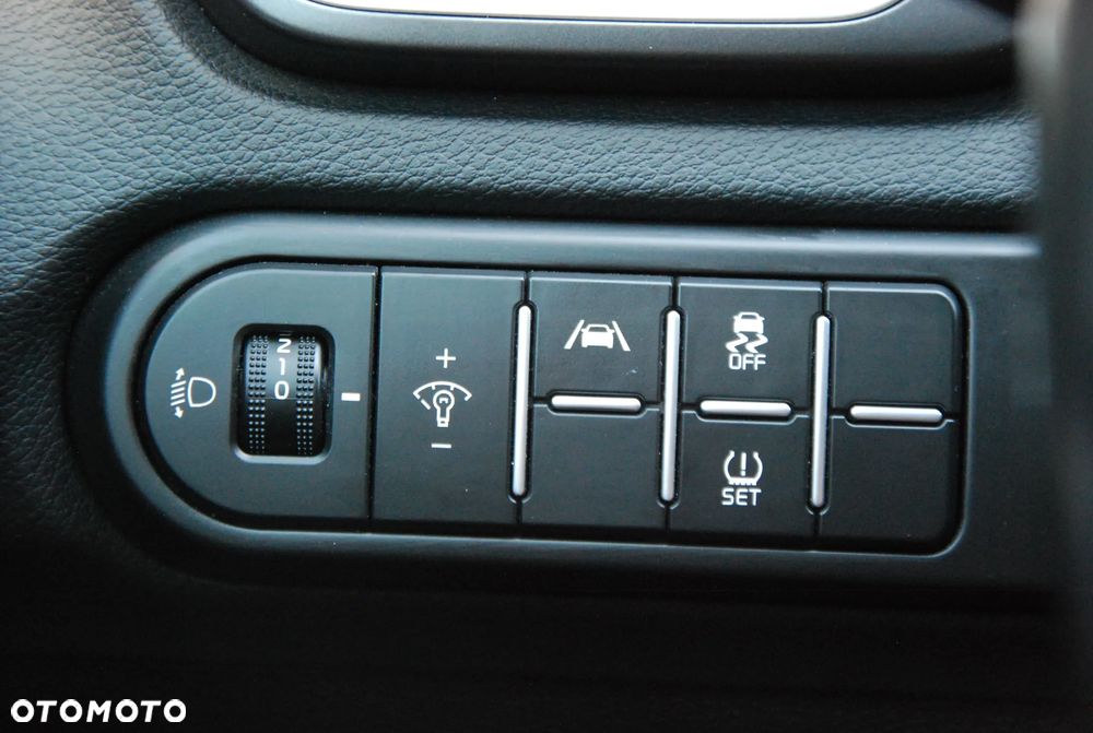 Kia Ceed - 35