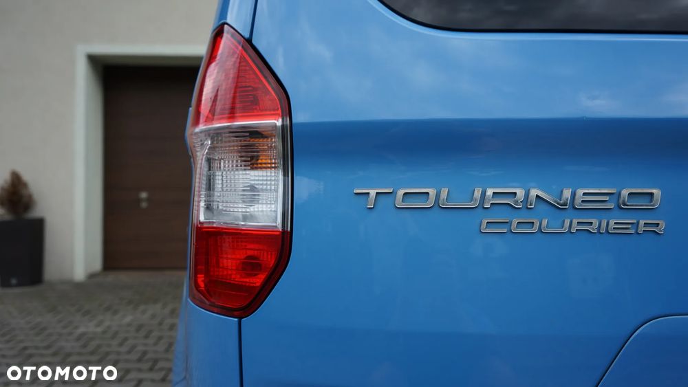 Ford Tourneo Courier - 24