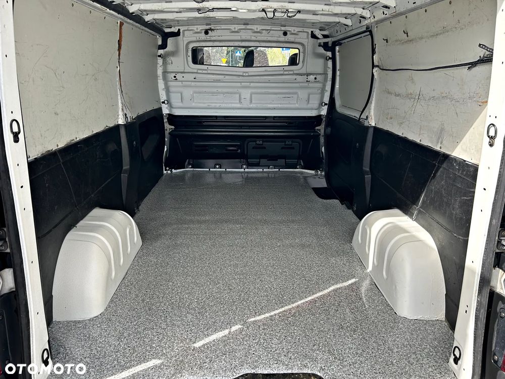 Renault Trafic - 11