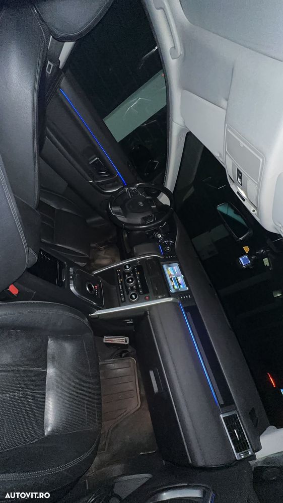 Land Rover Discovery Sport - 32