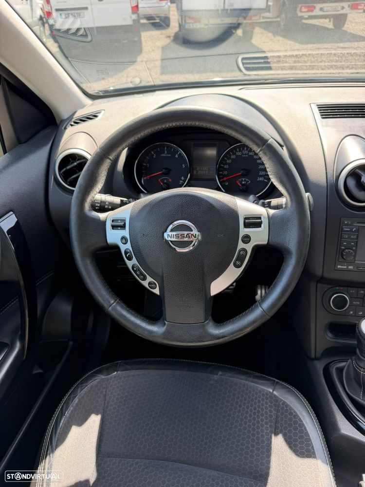 Nissan Qashqai 1.6 dCi Tekna Premium 18 - 19