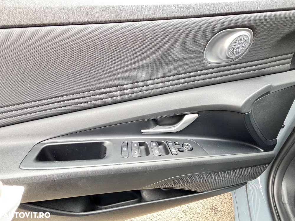 Hyundai Elantra 1.6 l 123 CP CVT Highway - 19