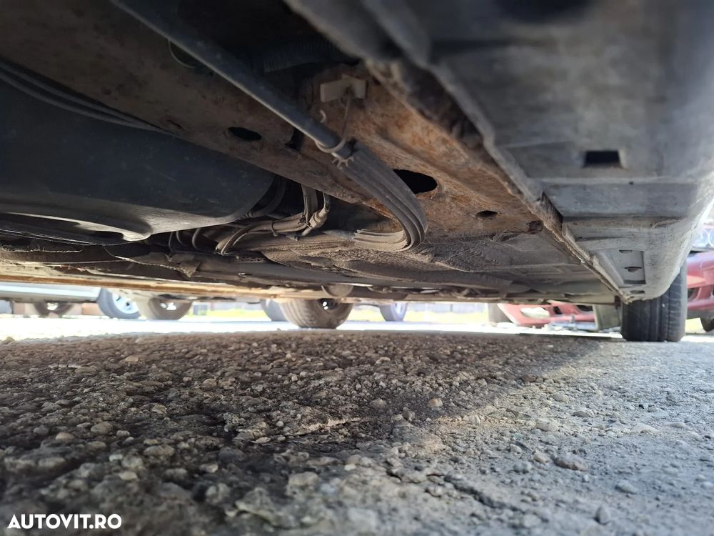 Ford Focus 1.6i Trend - 6