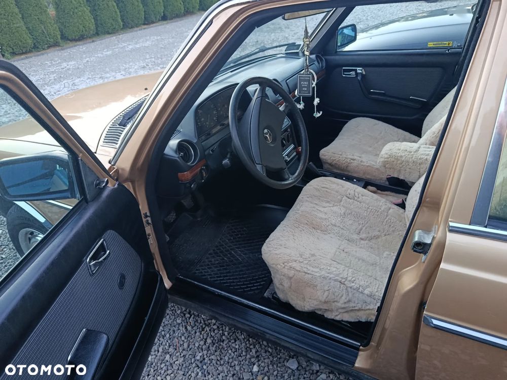 Mercedes-Benz W123 - 13