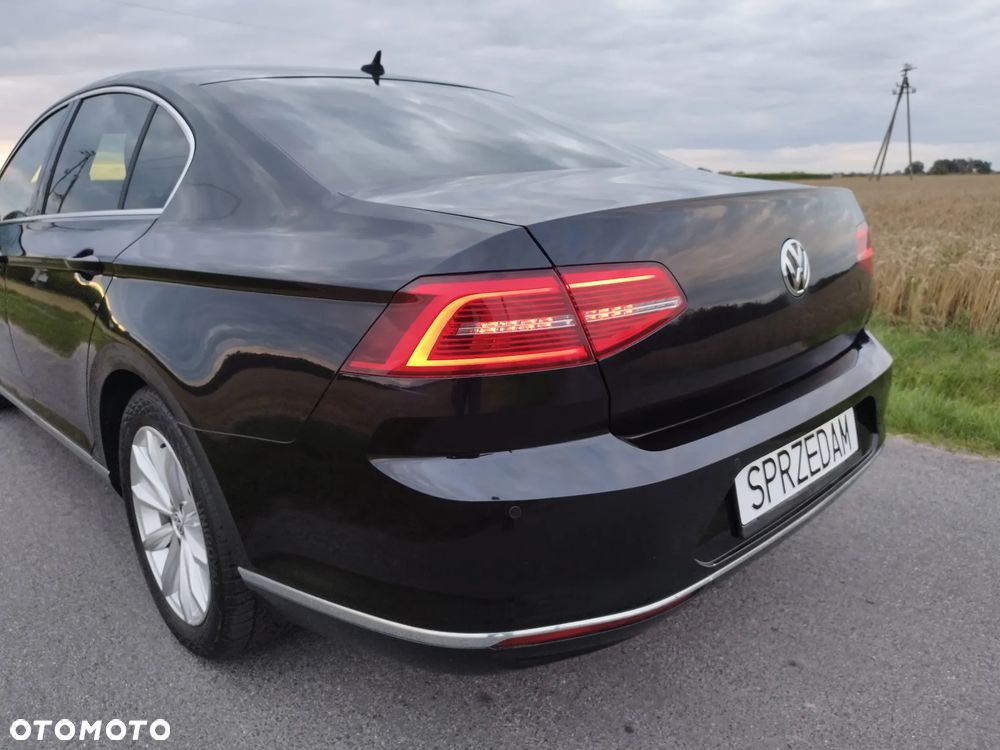 Volkswagen Passat 2.0 TDI (BlueMotion Technology) Highline - 37