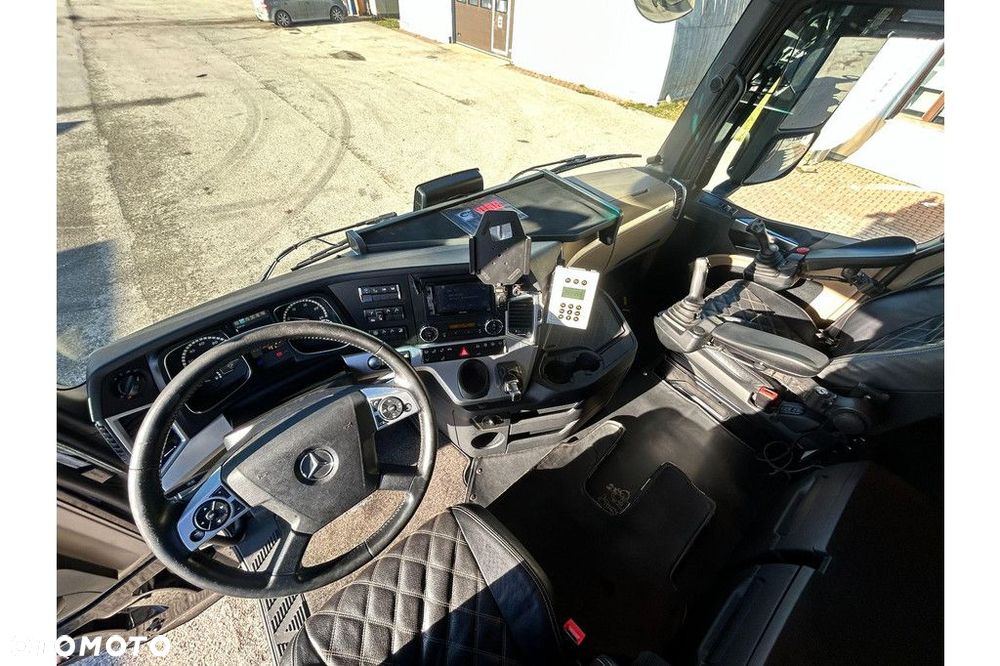Mercedes-Benz AROCS 3763 8X4*4 EURO6 + LOFLIFT 125Z HiVision - 25