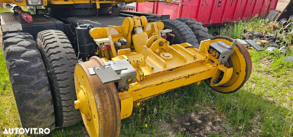Komatsu PW 170 ES Excavator pe roți , cale ferata - 5
