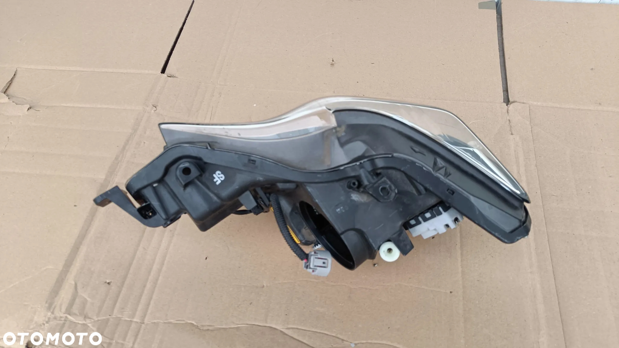 LEXUS IS ISF III XENON LAMPA PRAWA PRZÓD - 7