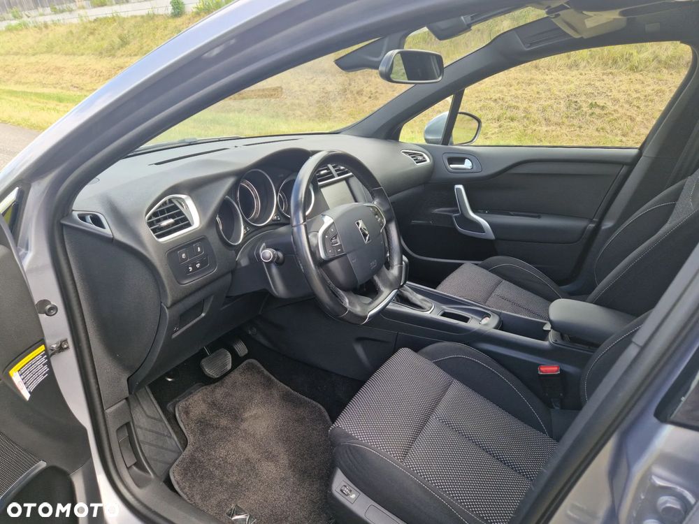 DS Automobiles DS 4 - 12