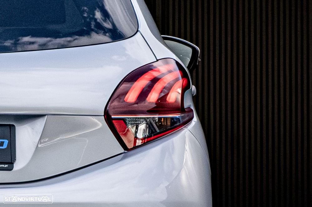 Peugeot 208 1.6 BlueHDi Style - 6