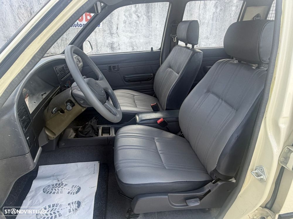 Toyota Hilux 2.4D 5LUG Dir. Assistida - 9