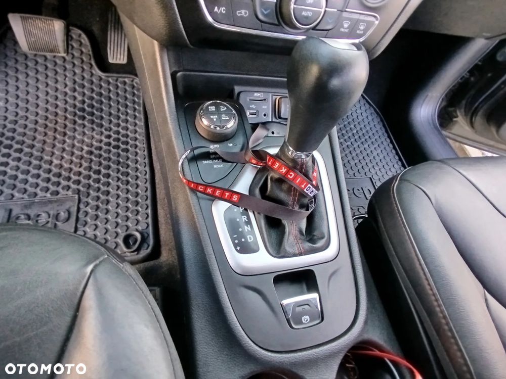 Jeep Cherokee 3.2 V6 Pentastar Active Drive Lock Autom Trailhawk - 9