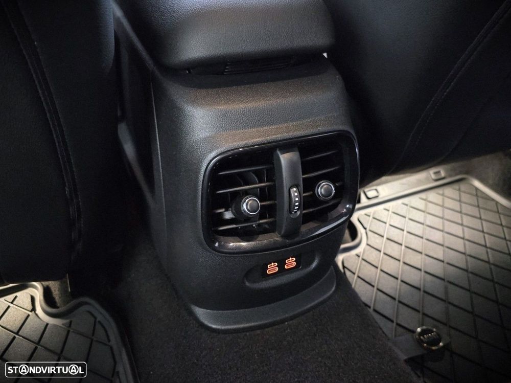 MINI Clubman One D - 32