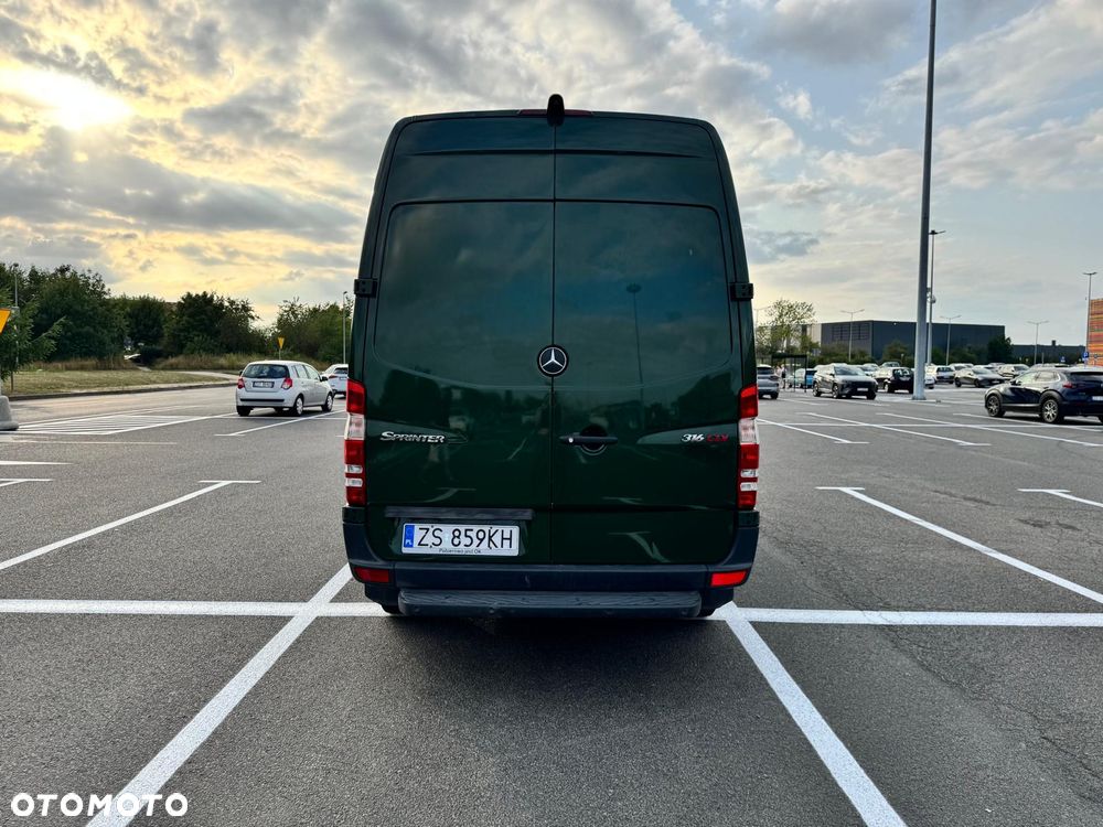 Mercedes-Benz Sprinter - 23