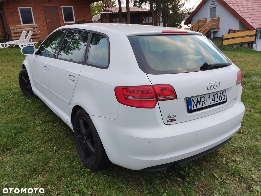 Audi A3 Sportback 1.6 TDI Ambiente - 5