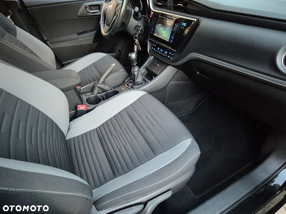 Toyota Auris - 27