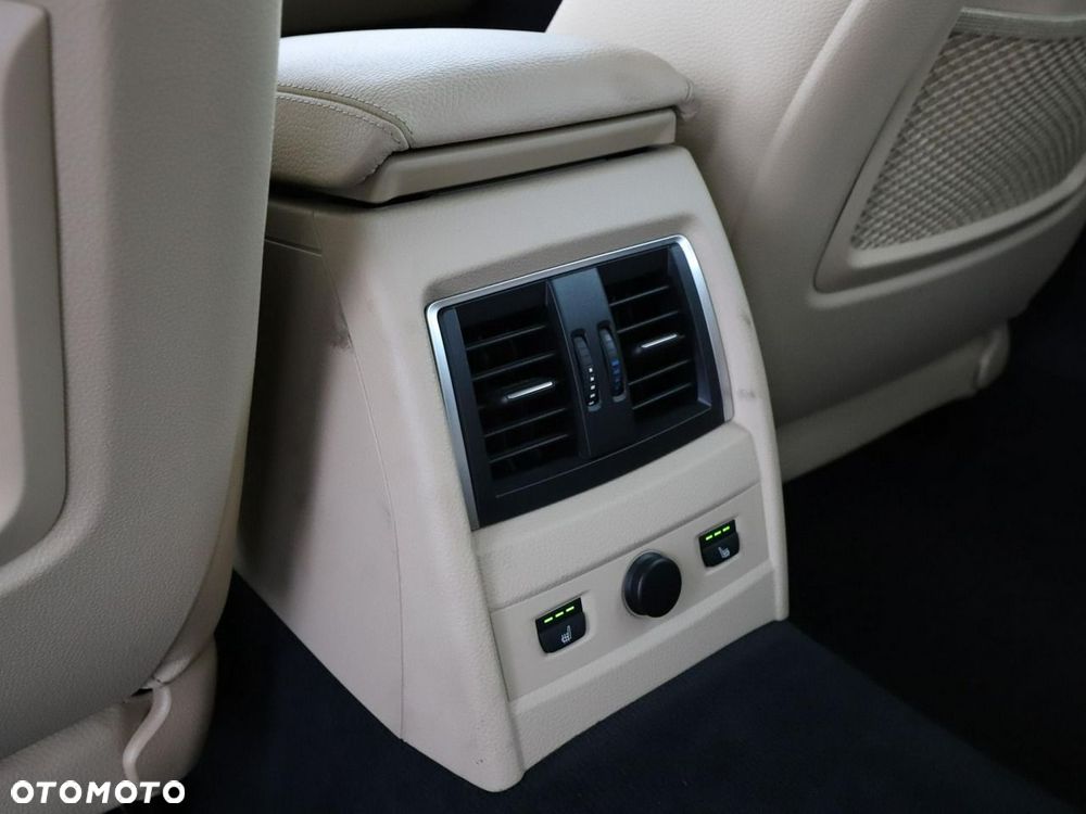 BMW Seria 3 320d Luxury Line - 41