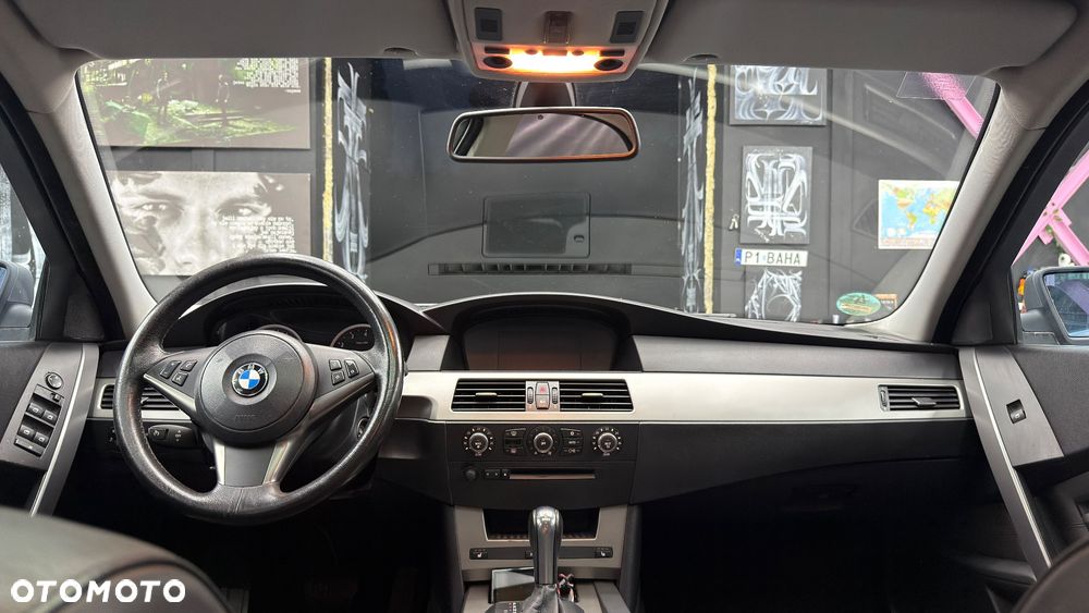 BMW Seria 5 525i - 26