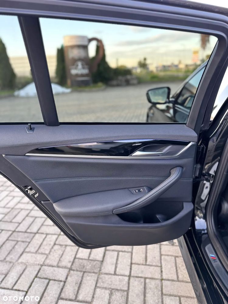 BMW Seria 5 530d xDrive Luxury Line - 23