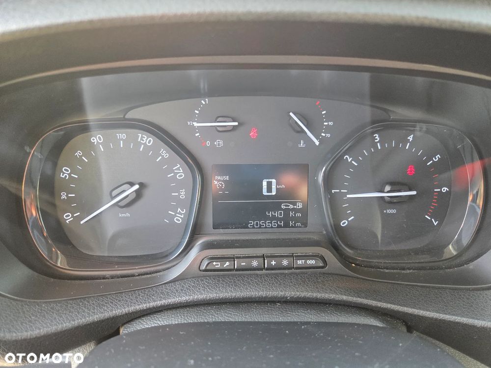 Peugeot Expert - 8