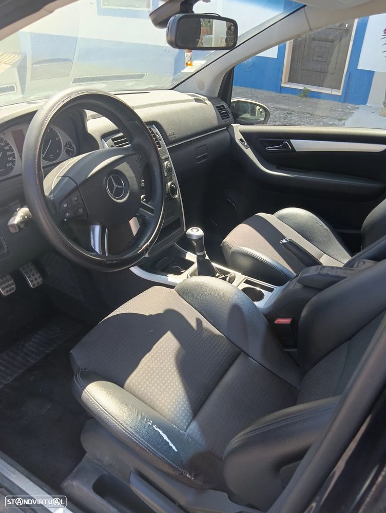 Mercedes-Benz B 200 CDI - 2