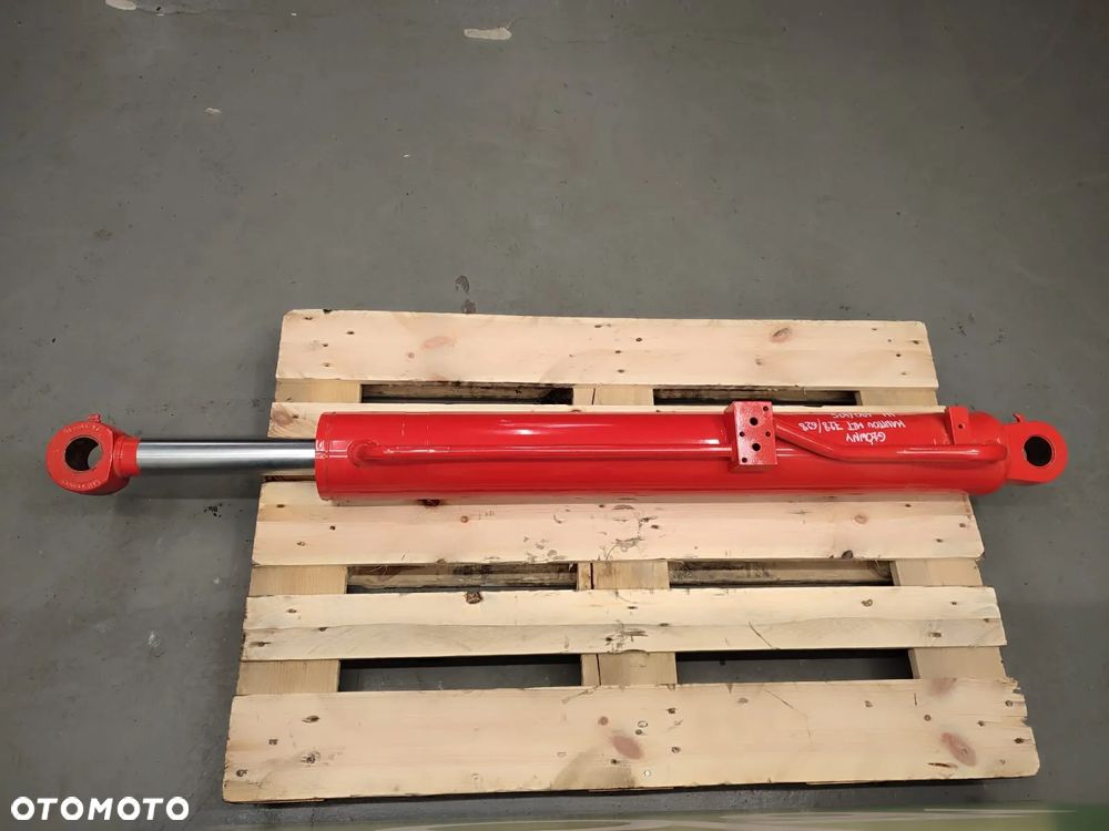 Siłownik główny podnoszenia ramienia Manitou MLT - 2