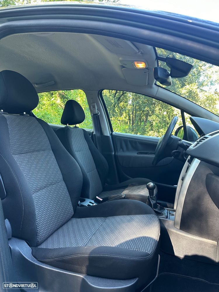 Peugeot 207 1.4 16V Sport - 28