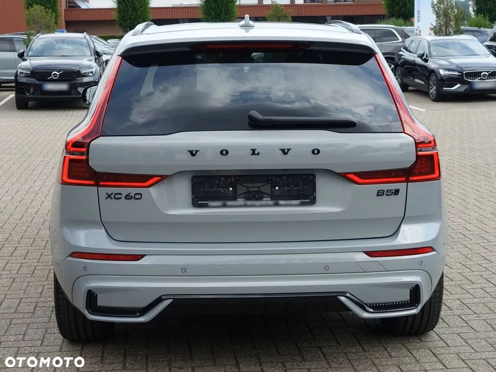 Volvo XC 60 B5 B AWD Ultra Black Edition - 6