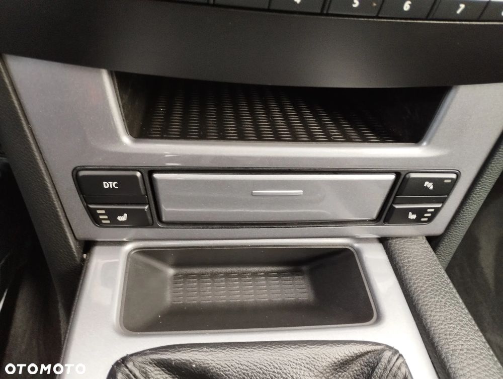 BMW Seria 5 523i Touring - 15