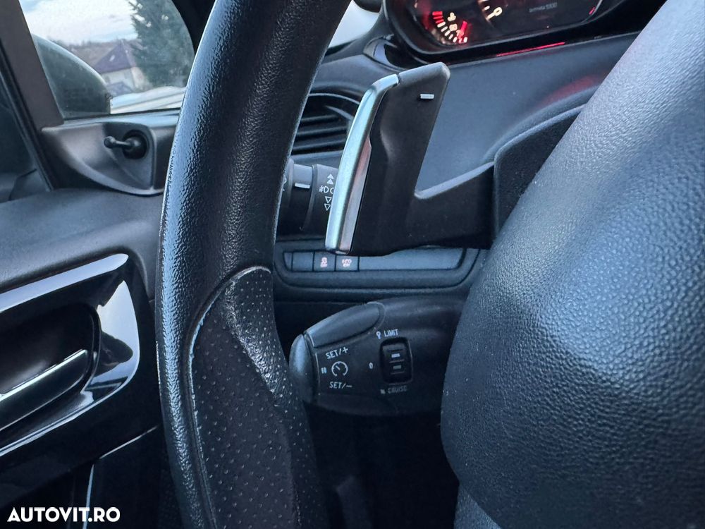 Peugeot 208 - 20