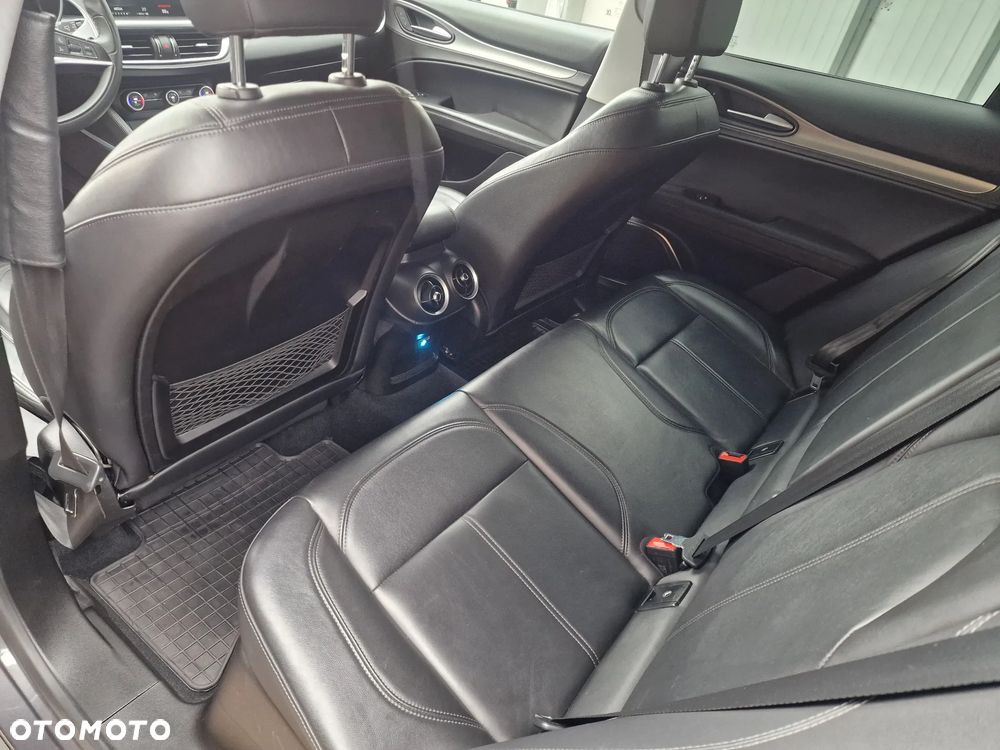 Alfa Romeo Stelvio 2.0 Turbo TI Q4 - 8