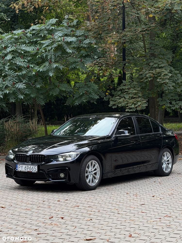 BMW 320I 2017 photo 2
