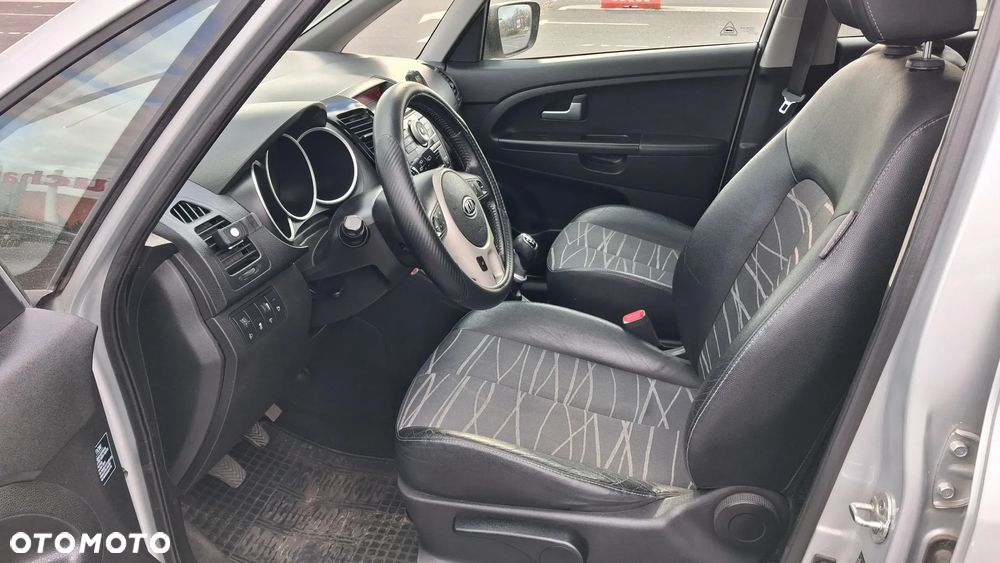 Kia Venga 1.4 CRDi L - 11