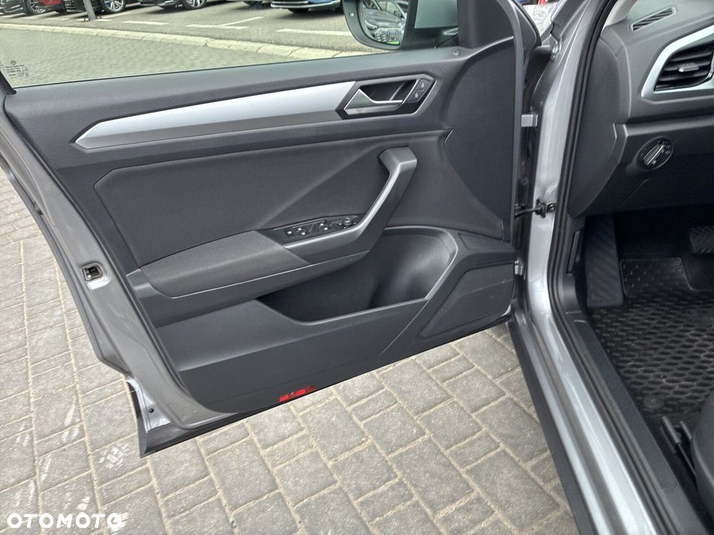 Volkswagen T-Roc - 12