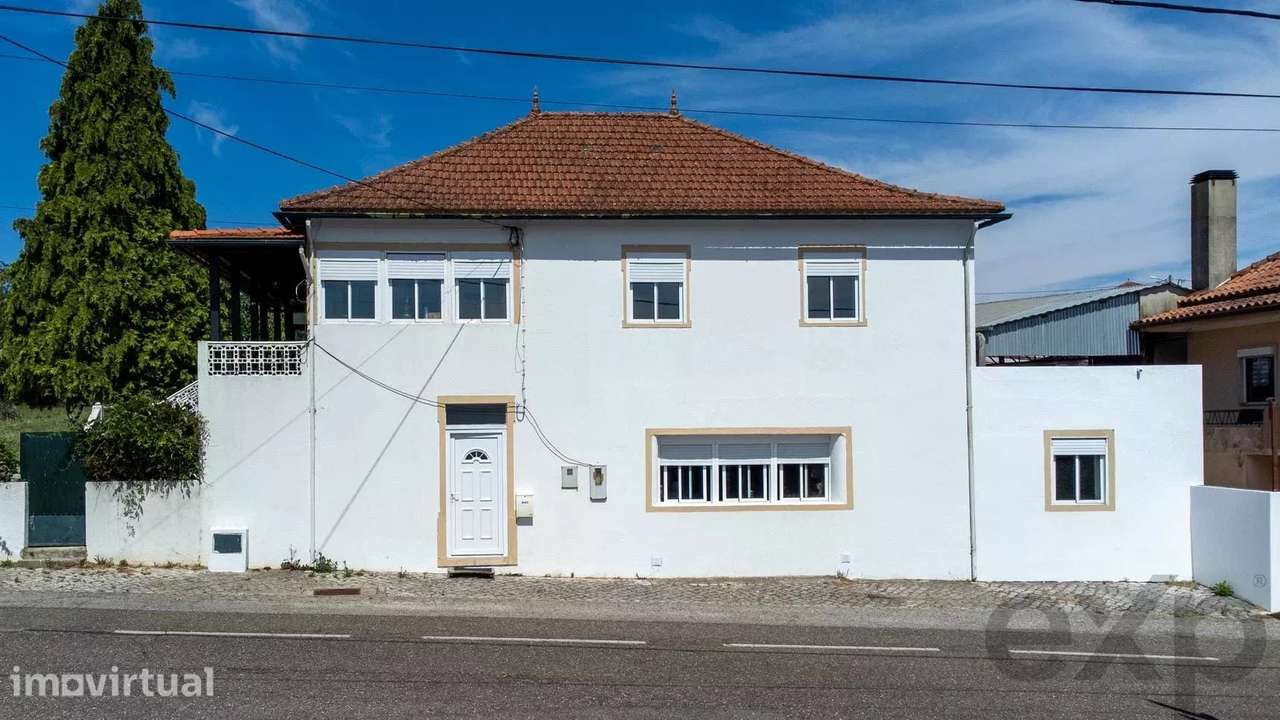 Bonita Moradia de Carácter com 2.730m² de Terreno no Centro de Portuga - Grande imagem: 5/32
