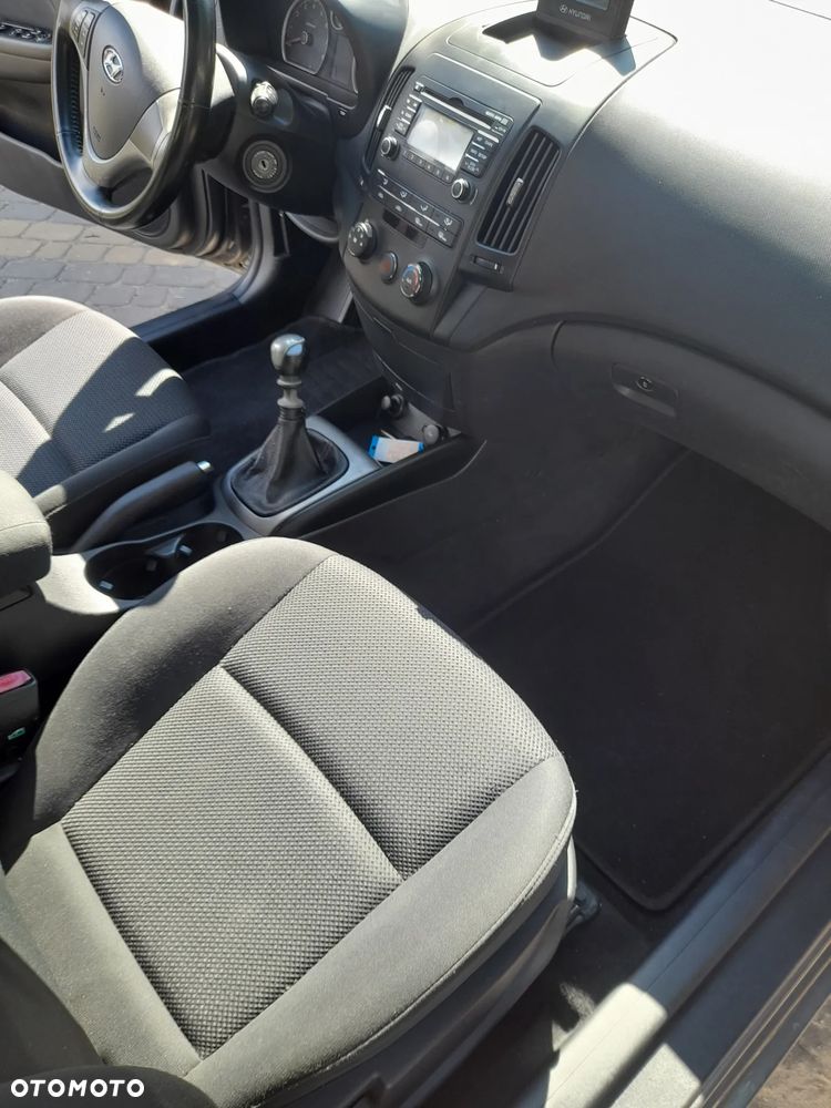 Hyundai i30 1.6 Classic + - 16