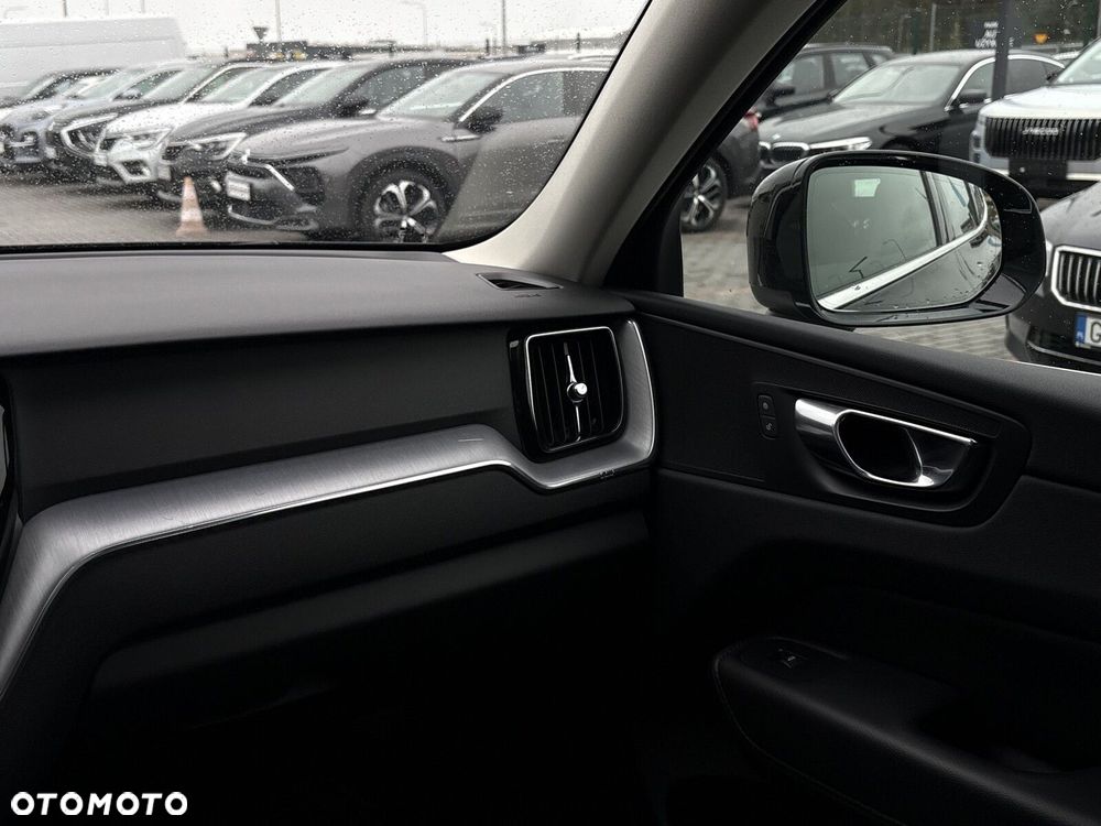 Volvo XC 60 T6 Plug-In Hybrid AWD Inscription - 12