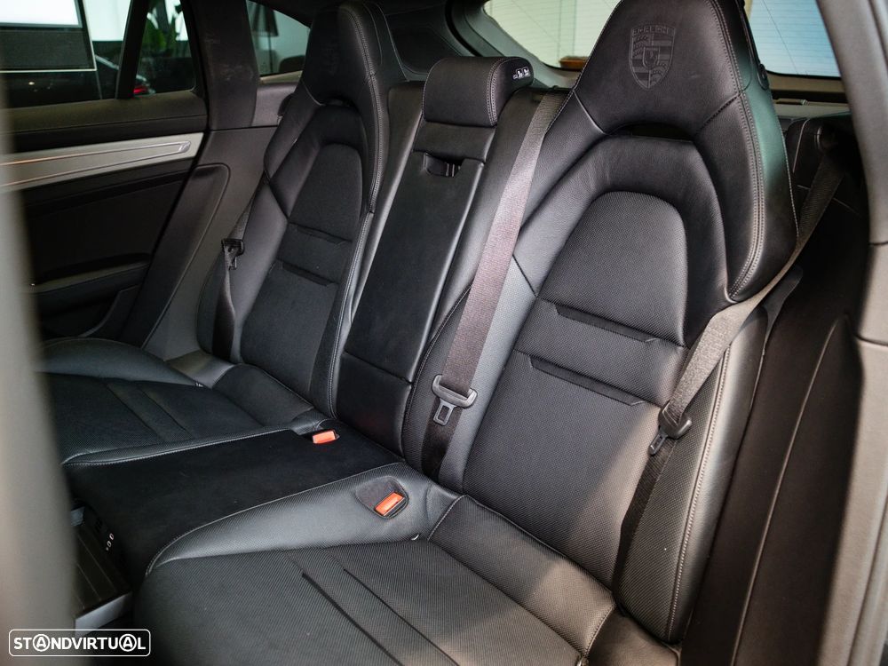 Porsche Panamera Sport Turismo 4 E-Hybrid Platinum Edition PDLS - 29
