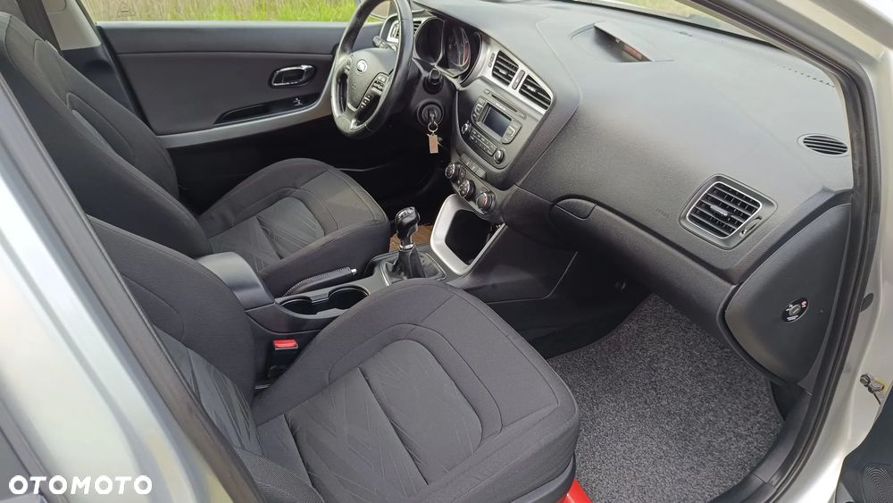 Kia Ceed - 12