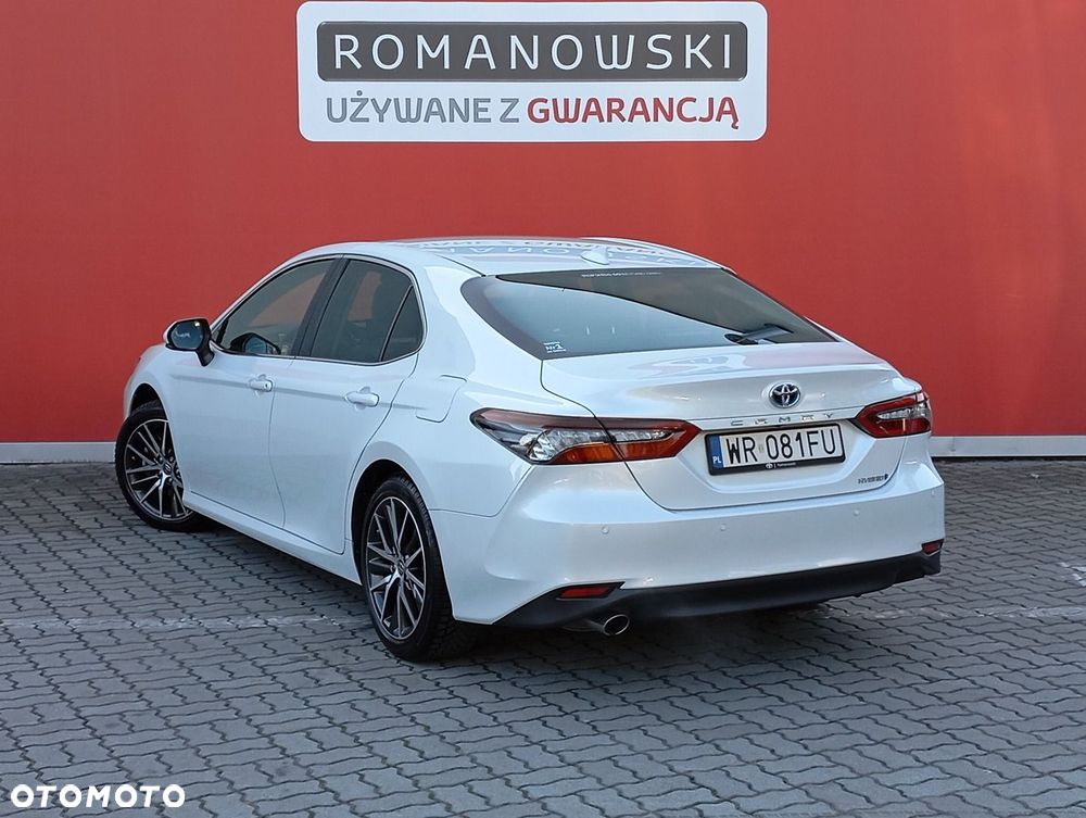 Toyota Camry - 5