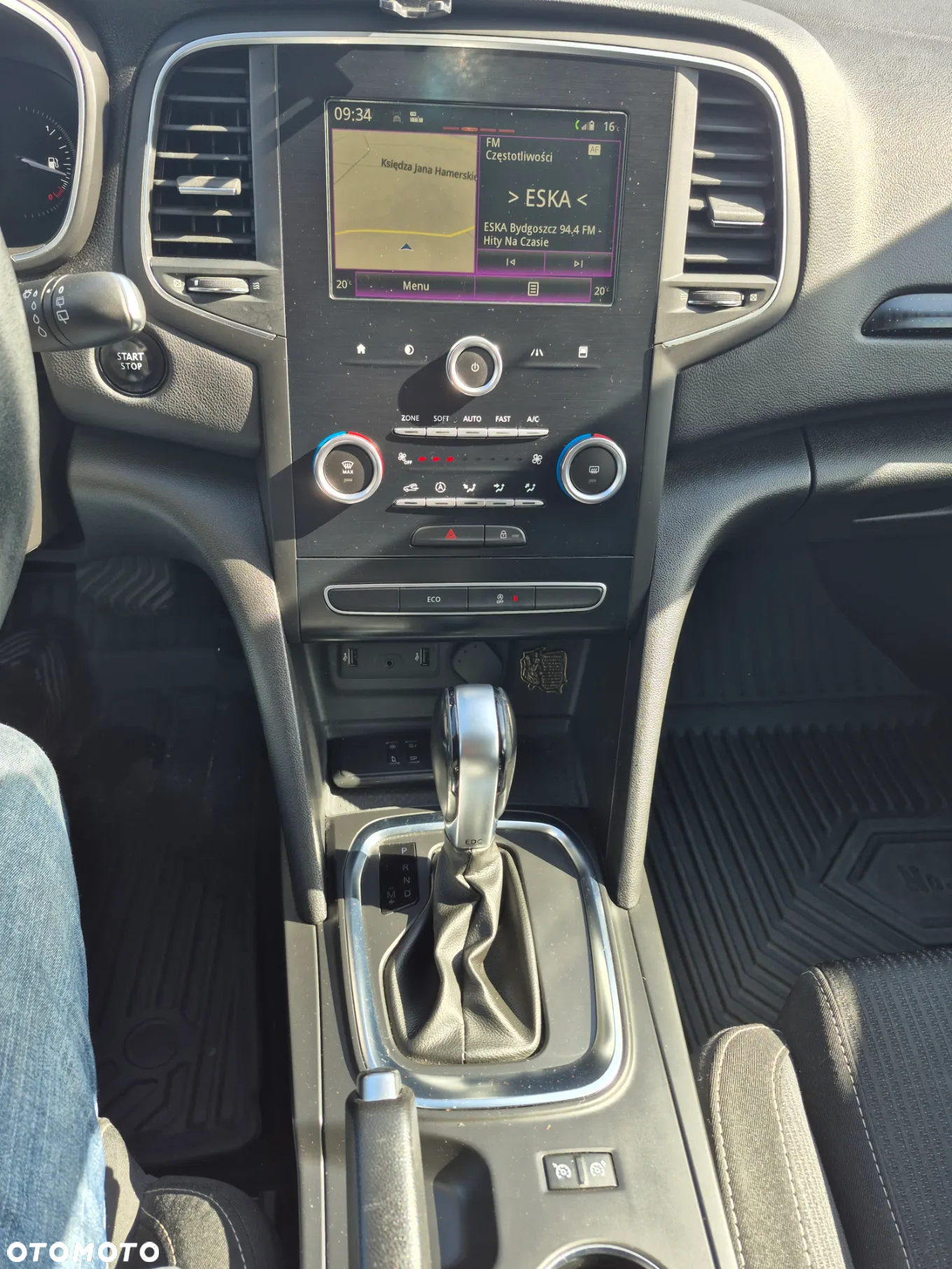Renault Megane 1.5 dCi Intens EDC - 6