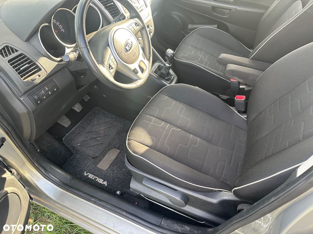 Kia Venga 1.6 CVVT Dream-Team Edition - 24